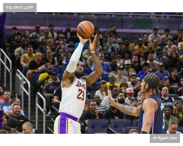 湖人魔术比赛，詹姆斯压哨未中球队惜败引反思