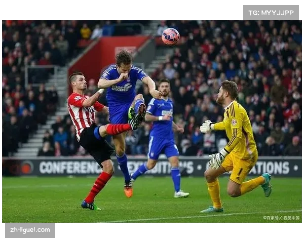 美因茨0-0门兴,客队门将西佩尔高接抵挡,主队锋线屡失良机